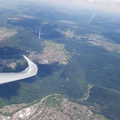 Flugwegposition um 13:23:48: Aufgenommen in der Nähe von Enzkreis, Deutschland in 2052 Meter